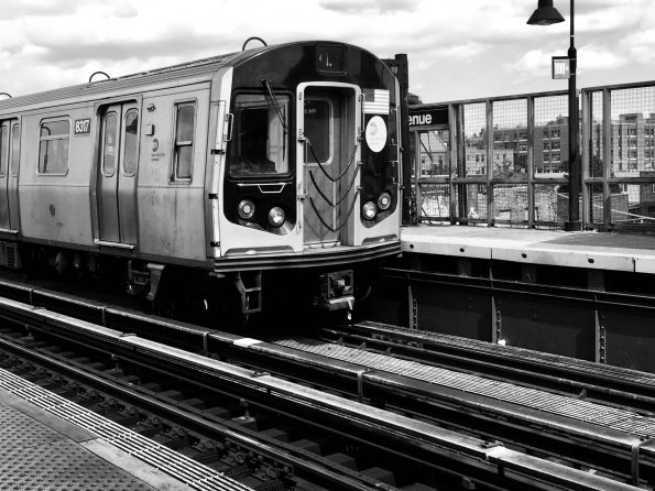 Article : Trois activités très courantes dans le métro à New York