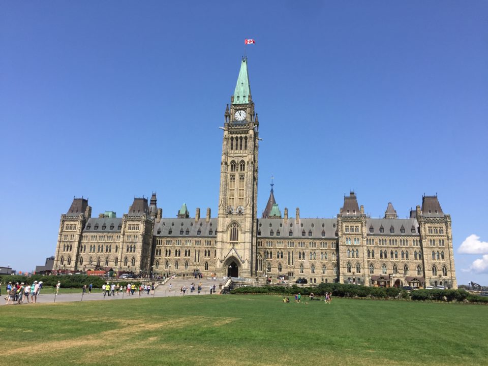 La colline du Parlement &copy; Osman J&eacute;r&ocirc;me 